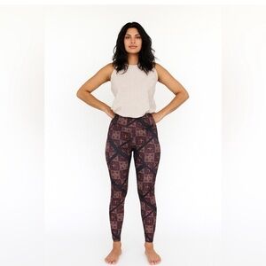 High-Rise Patterned Leggings in Brown and Black
